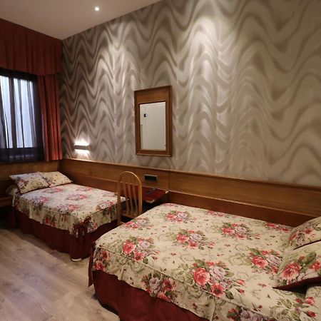 Hostal Hispano - Argentino Gran Via Madrid Exterior photo
