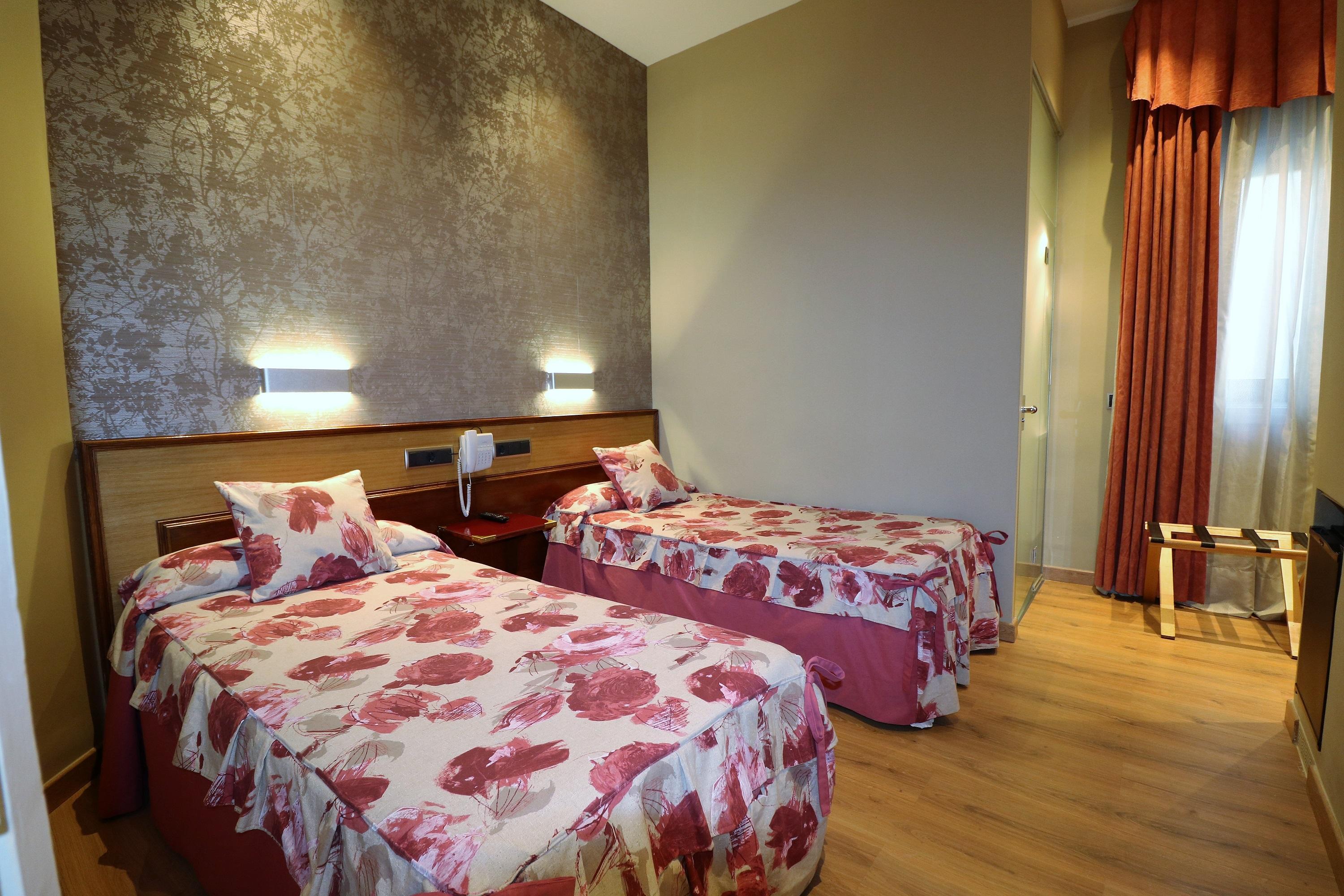 Hostal Hispano - Argentino Gran Via Madrid Exterior photo